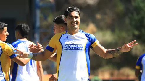 En la primera fecha hubo camisetas que no tenían el escudo.