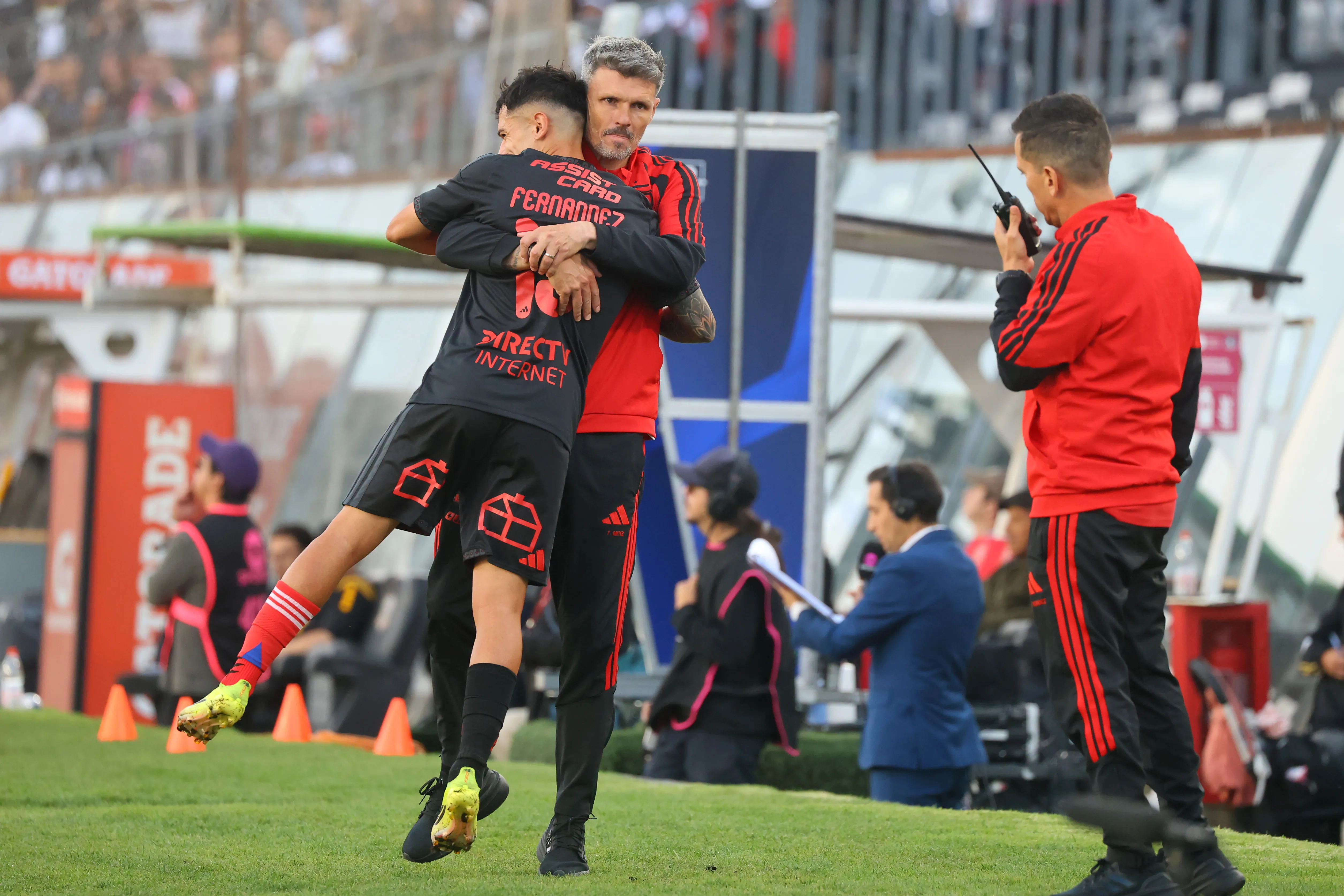 Matías Fernández recibe el respaldo de Fernando Ortiz y le quita el puesto a Jeyson Rojas en Colo Colo. Foto: Photosport.