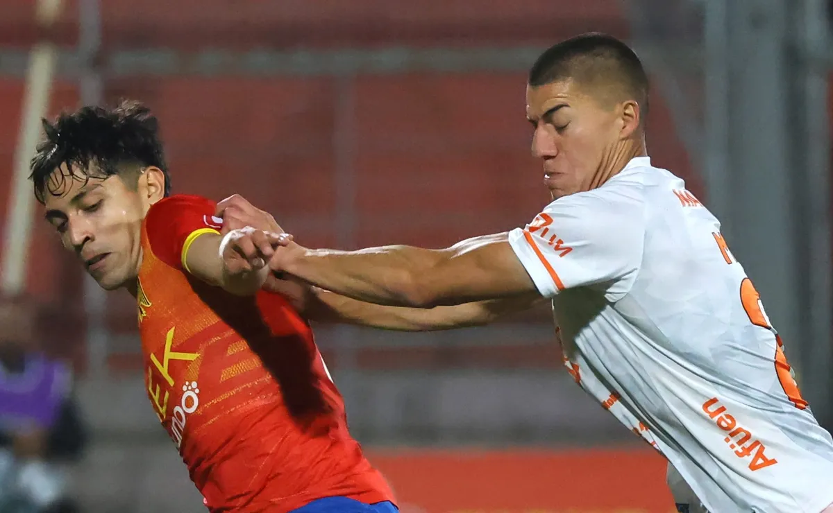 Mitchell Wassenne, figura en Unión Española tras polémico gol a Curicó Unido