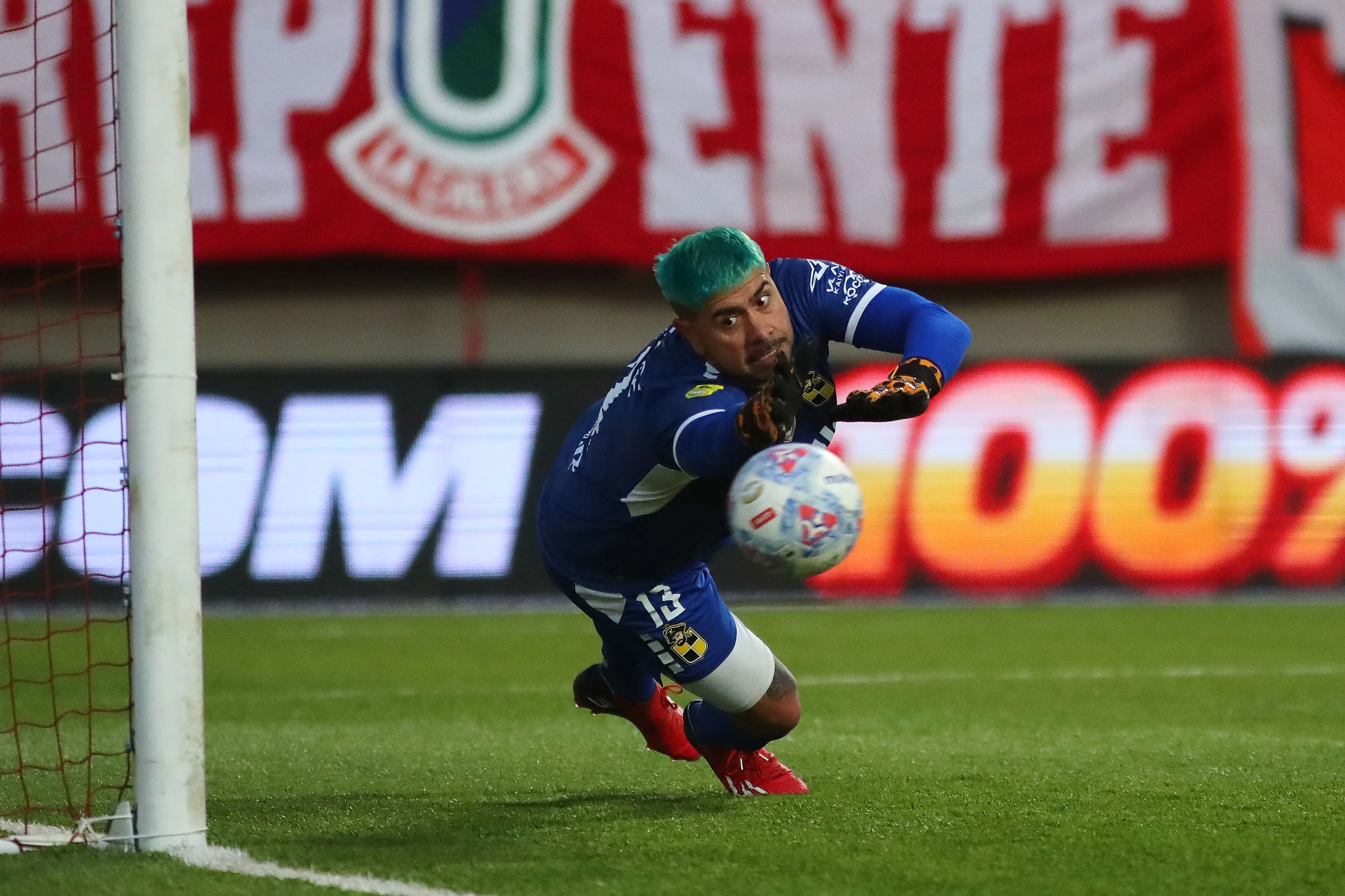 Diego Sánchez en acción por Coquimbo Unido. (Manuel Lema/Photosport).