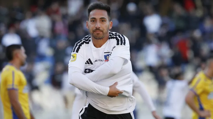 Javier Correa toma la titularidad en Colo Colo.
