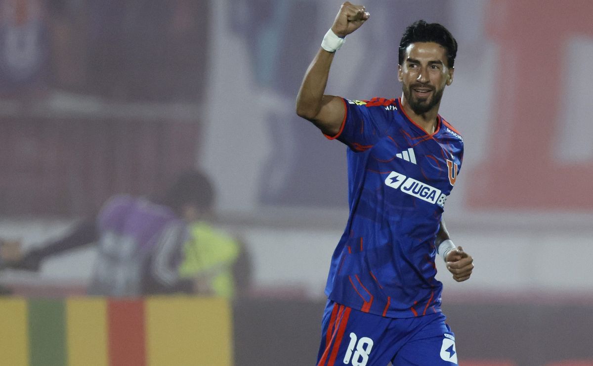 ¡Golazo! Juan Martín Lucero anota desde la mitad de la cancha y se prende en la U