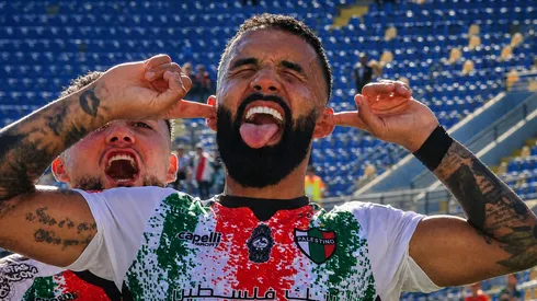 Así festejó Ronnie Fernández ante Everton.