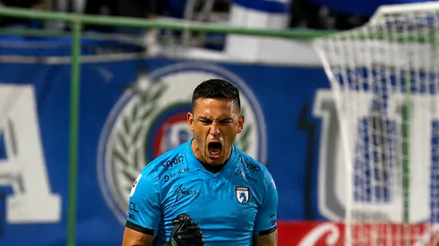 Isaac Díaz celebró así su tremendo golazo.
