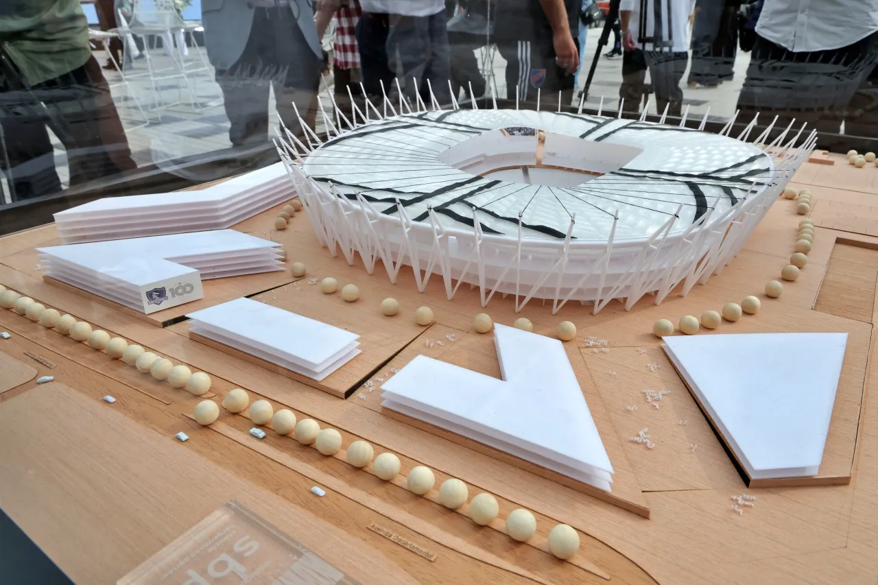 La maqueta del nuevo Estadio Monumental que proyecta hacer Colo Colo (Photosport)