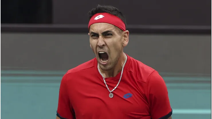 Alejandro Tabilo celebra un nuevo título en el Challenger de Aix en Provence.
