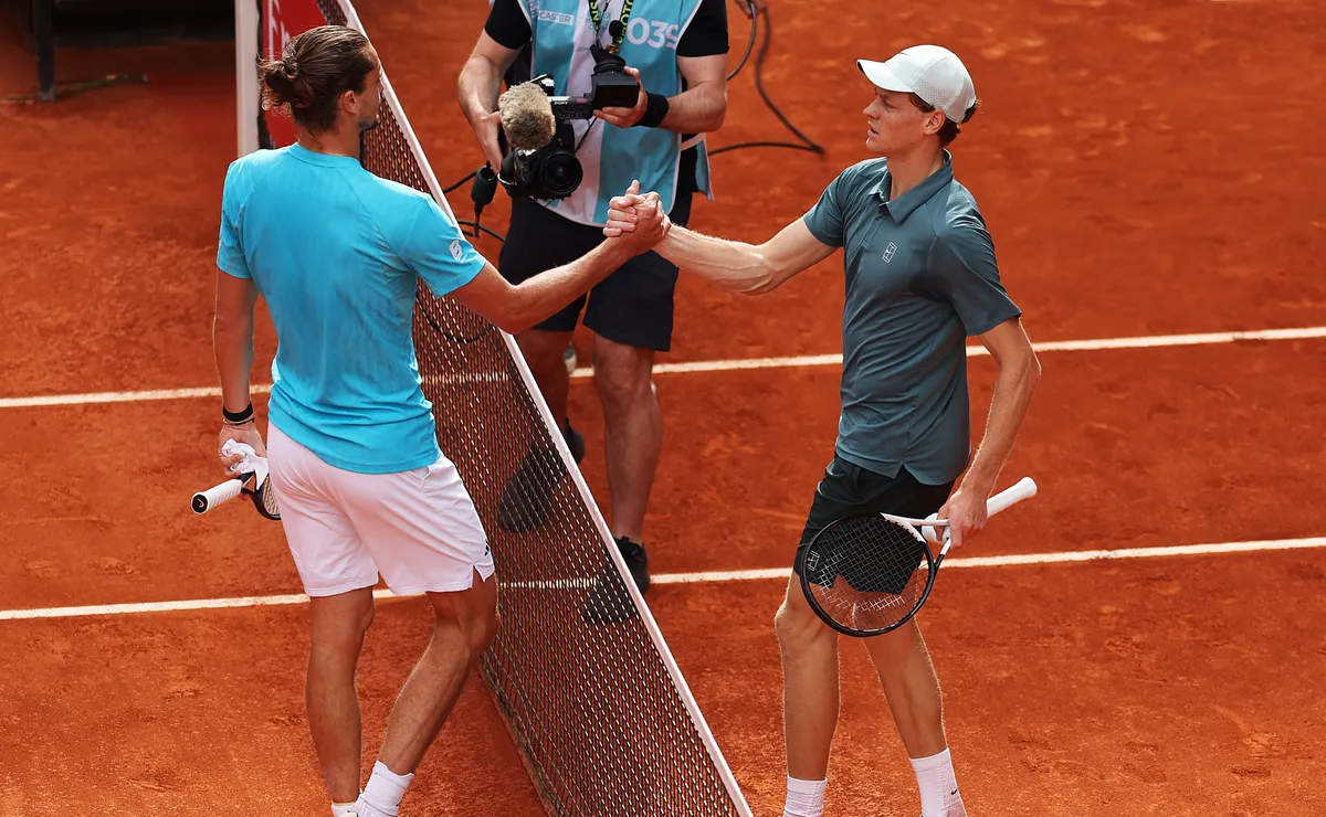 Jannik Sinner vence a Alexander Zverev en 58 minutos