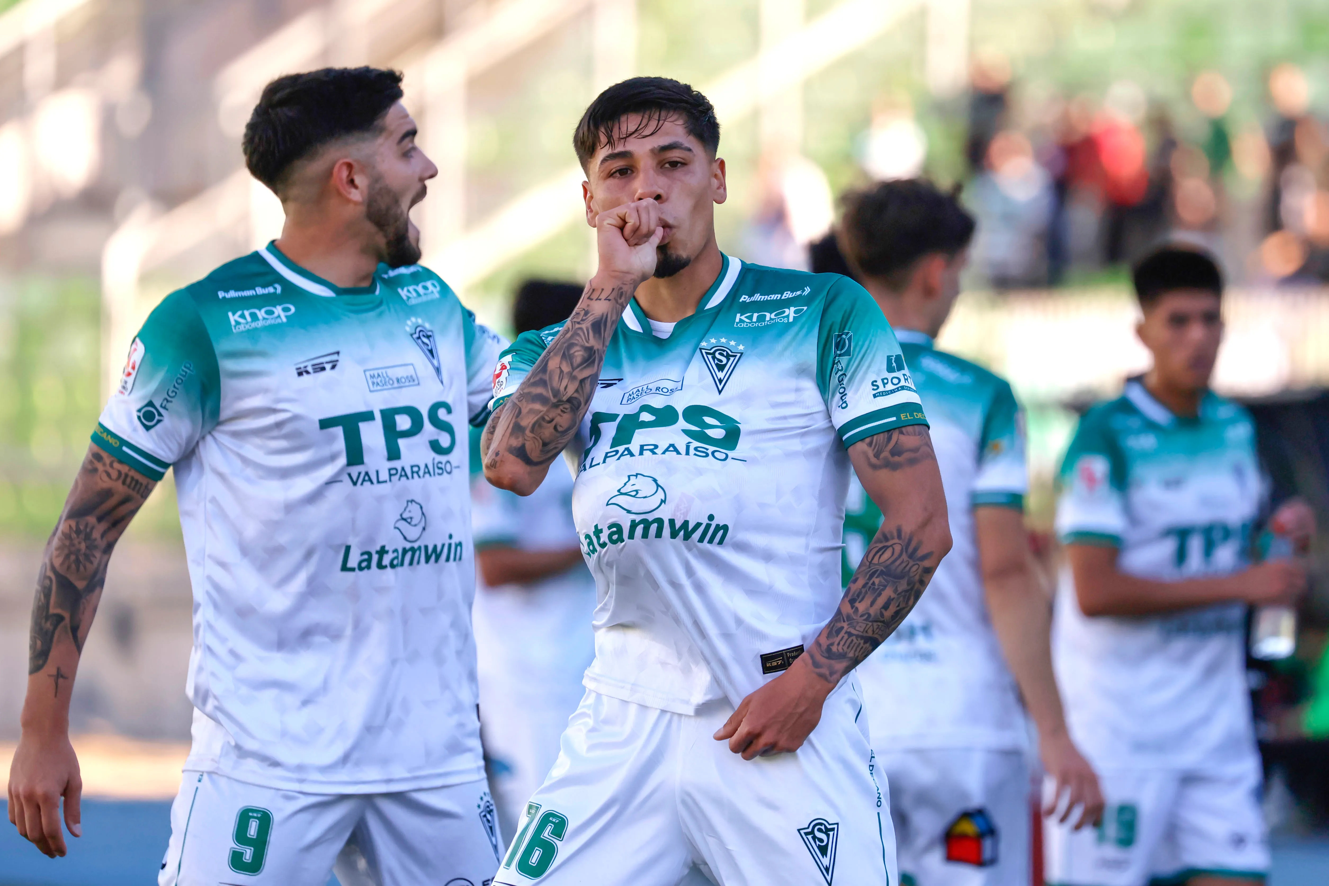 Pedro Navarro dedicó su golazo a su hijo que viene en camino. Foto: Photosport