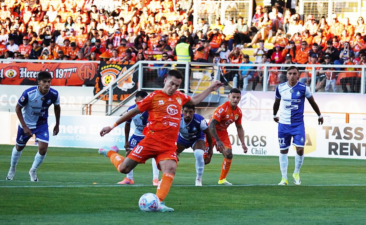 ¿Faltó el VAR? Cobreloa supera a Antofagasta y es nuevo líder en la Primera B