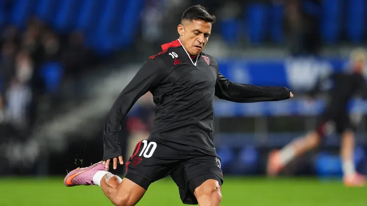 Alexis Sánchez queda con el pase en su poder en junio.