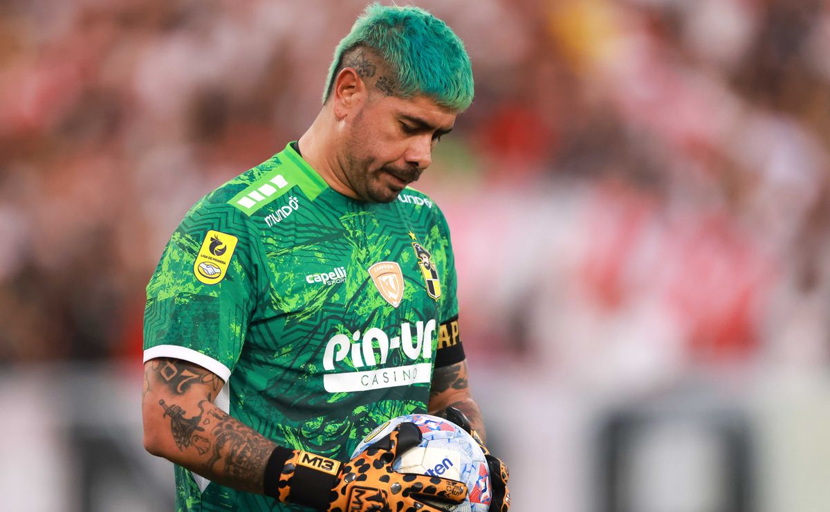 Mono Sánchez responde a las burlas de los hinchas de Colo Colo: “Lo que me griten, está bien”