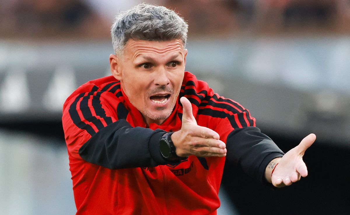 “Tenemos que corregir eso”: El tirón de orejas de Fernando Ortiz en Colo Colo pese al triunfo