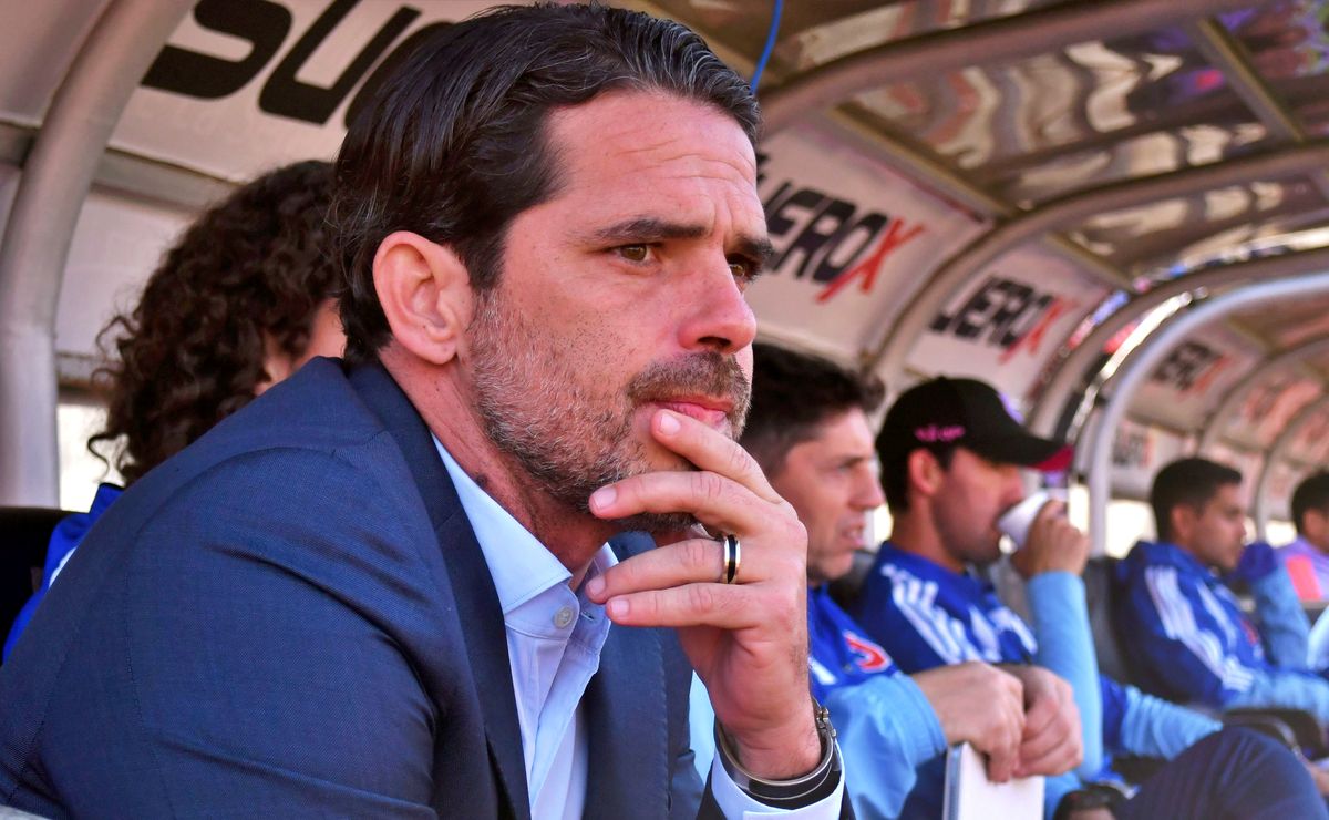 Durísimas críticas a dos jugadores que siguen sin brillar en la U de Gago: “No los va a esperar”