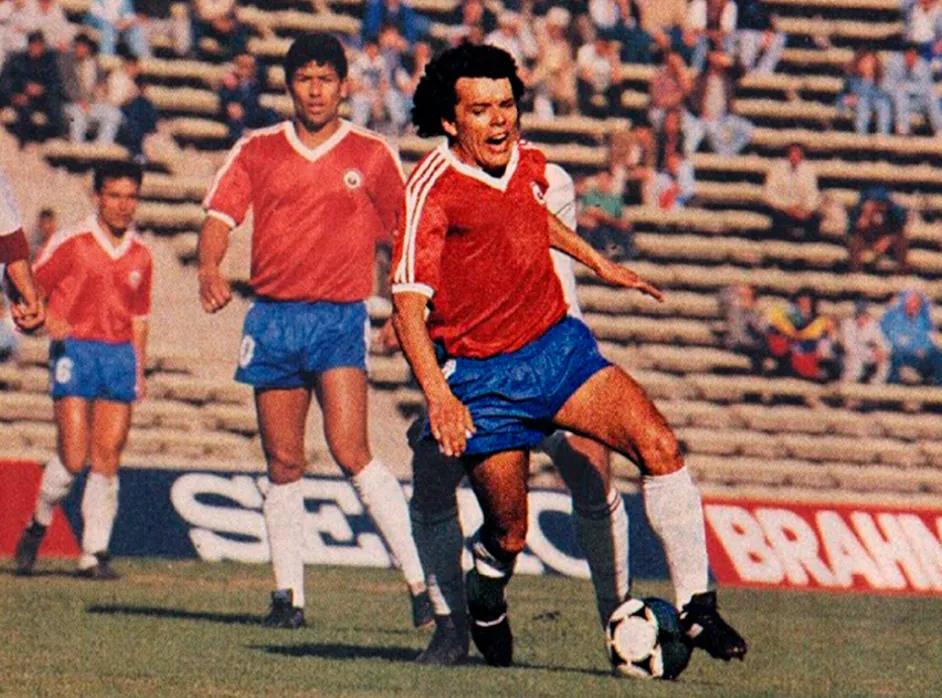 Héctor Puebla en la selección chilena. (Foto: La Roja).