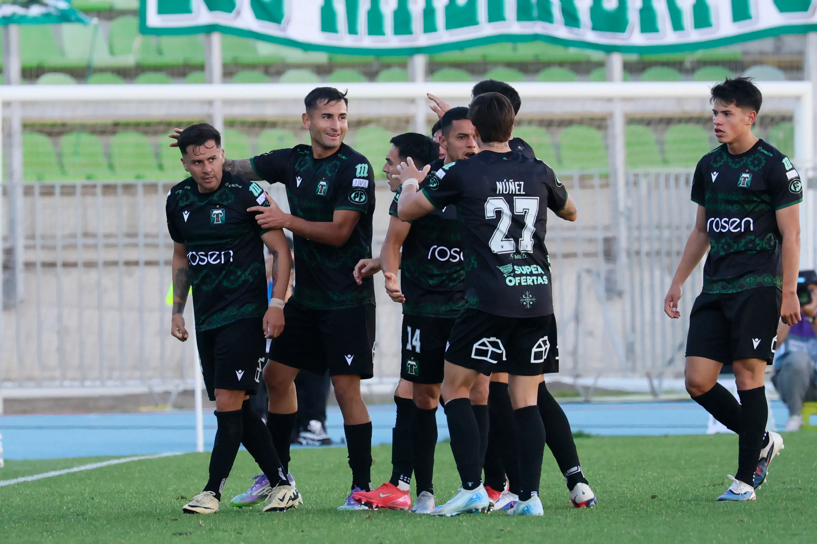 Así celebró Temuco en Valparaíso. (Sebastian Cisternas/Photosport).
