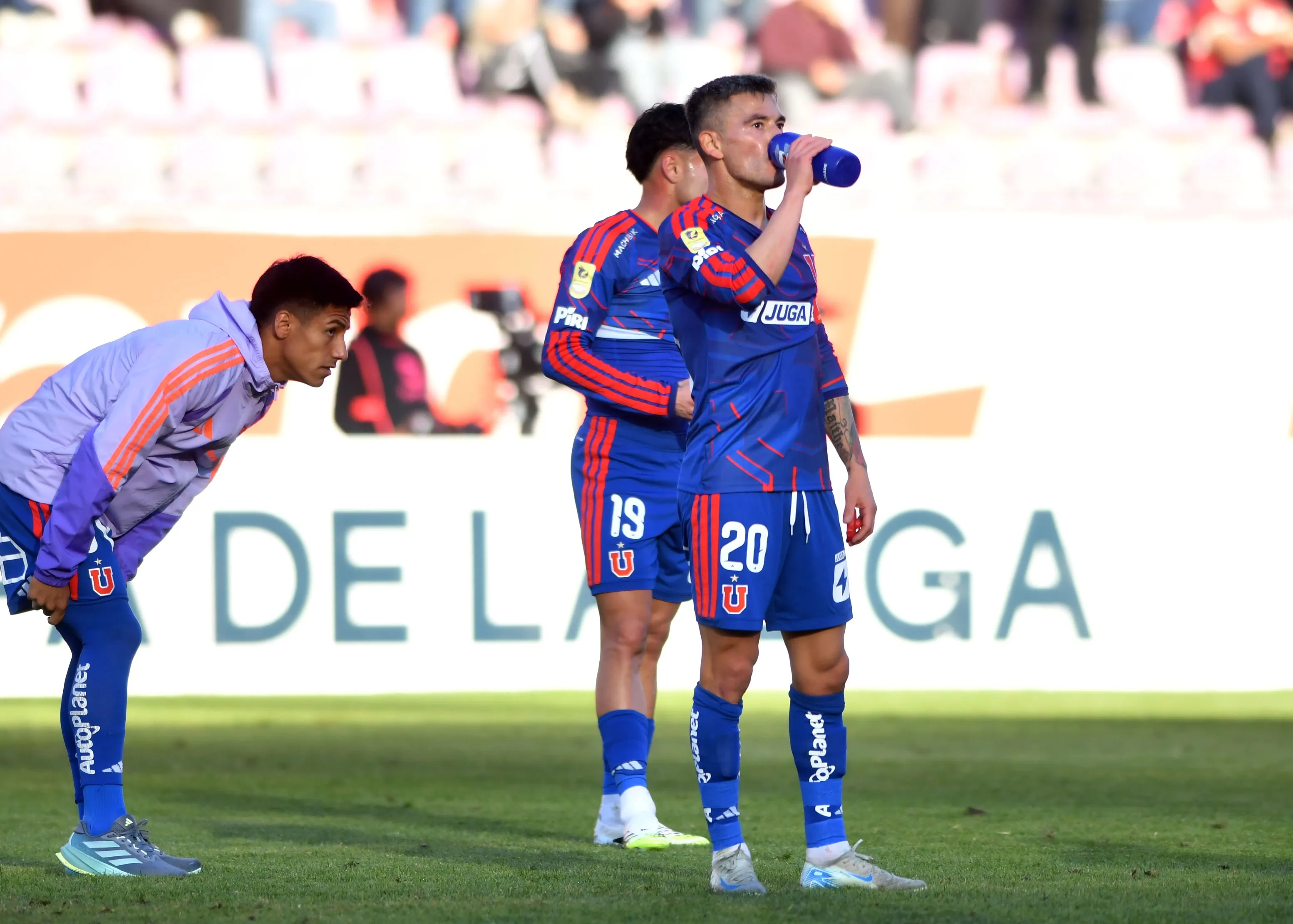 Charles Aránguiz pide camiseta de titular en la U. Foto: Alejandro Pizarro Ubilla/Photosport