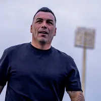 "Orgullo enorme por estos colores": Paredes luce su otro amor en Chile