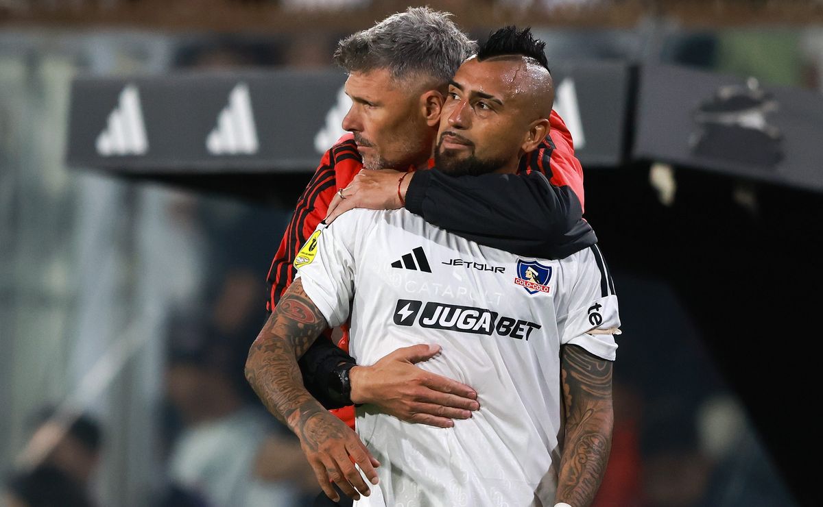 Aplauden la decisión de Fernando Ortiz con Arturo Vidal: “Es el capitán por naturaleza”