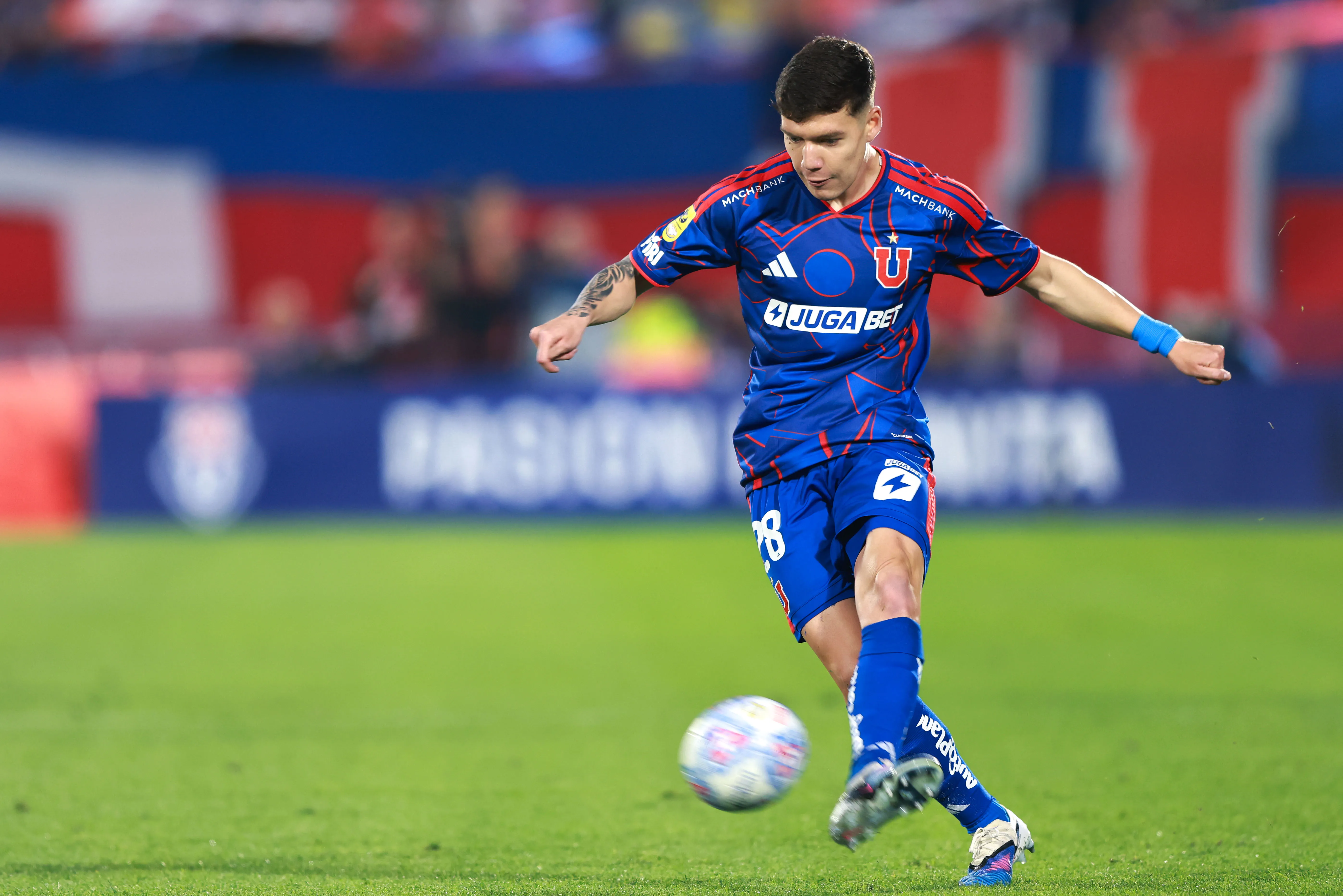 Agustín Arce ha tenido un buen rendimiento en U. de Chile. Imagen: Photosport