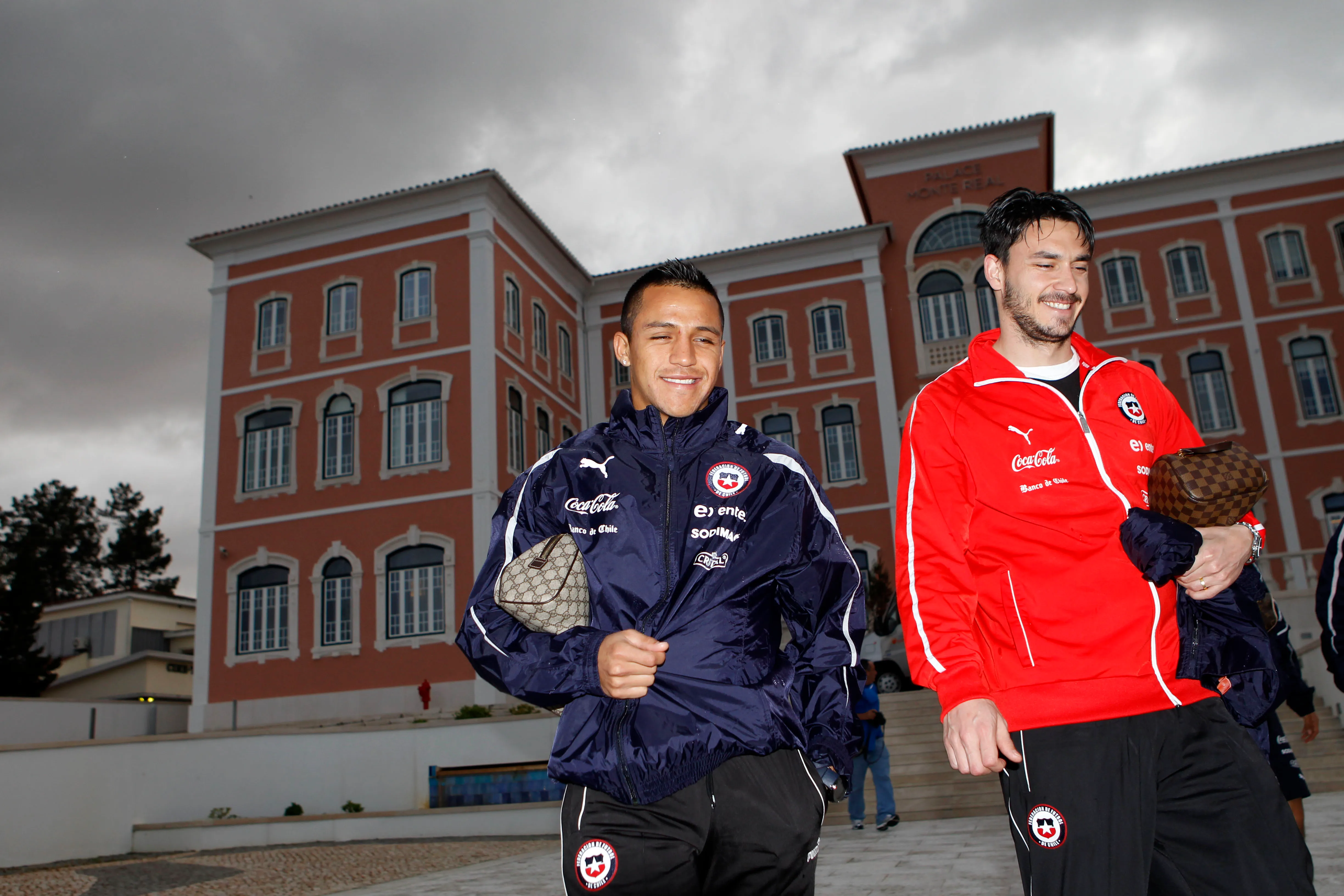 Alexis Sánchez junto a Mauricio Pinilla en la selección chilena. (Andrés Piña | Photosport).