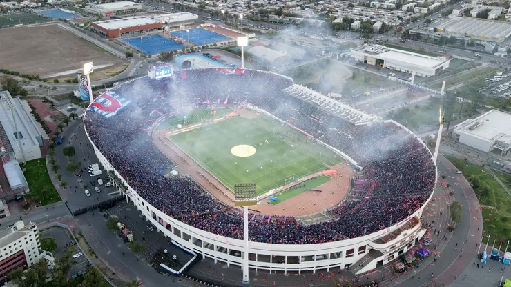 El Estadio Nacional sigue en mejoras de su cancha.