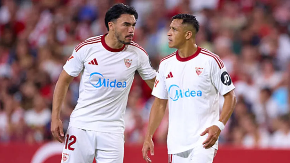 Gabriel Suazo y Alexis Sánchez fueron felicitados públicamente por el DT.