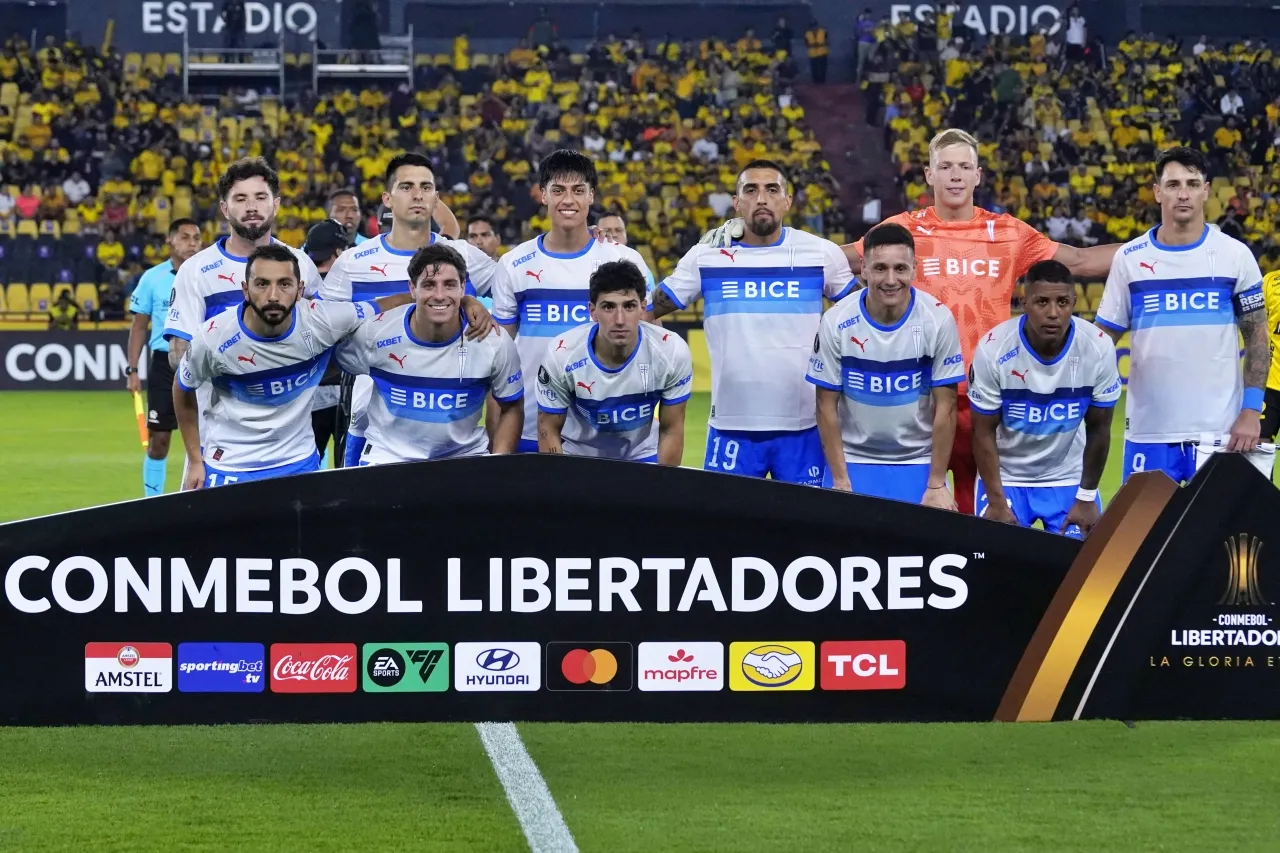 Universidad Católica repite la formación titular de Barcelona ante Cruzeiro (Photosport)