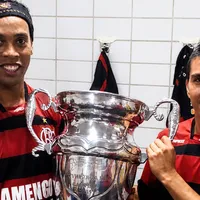 La paleteada de Ronaldinho con Fierro para ir al Mundial 2010