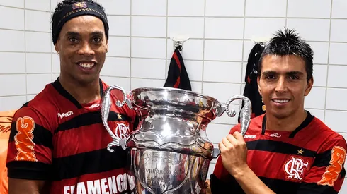 Ronaldinho junto a Gonzalo Fierro