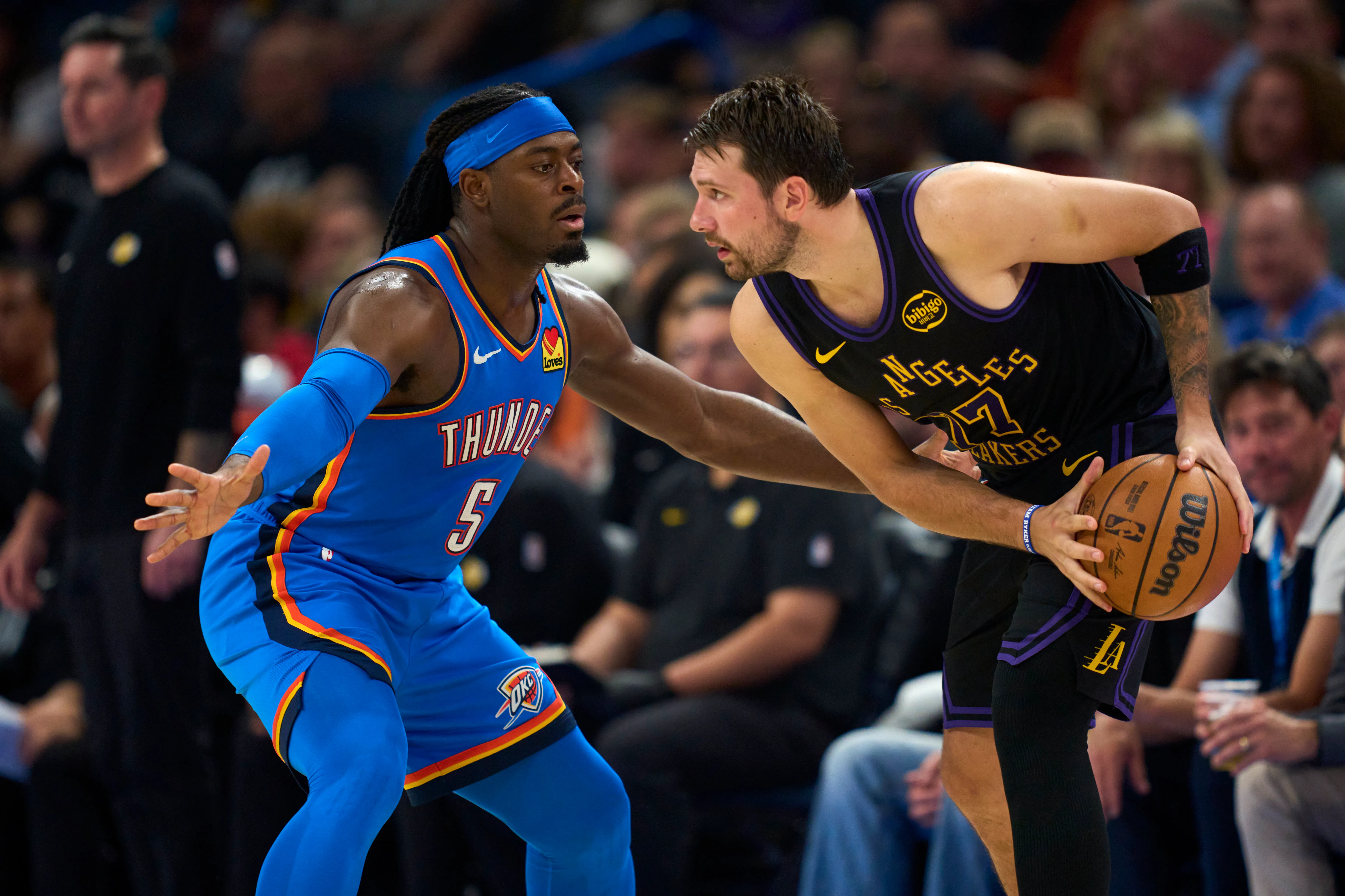 TNT Sports Premium transmite este martes a Los Angeles Lakers vs. OKC por la semifinal 1 de la NBA.  (Foto: Cooper Neill/Getty Images)