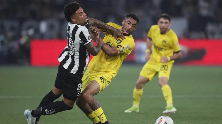 El lateral uruguayo está actualmente en Peñarol.