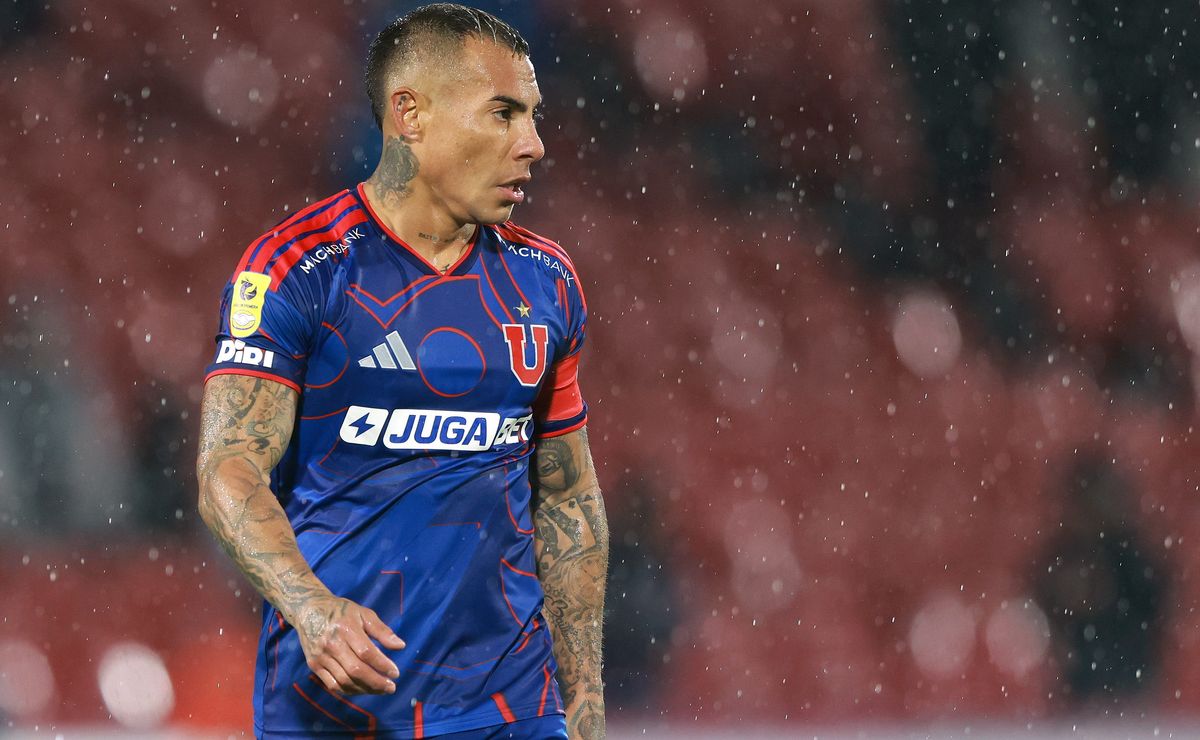 Eduardo Vargas regresa en U de Chile y alista la nueva lucha por ser titular en delantera