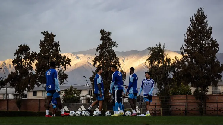Con la Cordillera de fondo, el zorro entrenó en el Monumental.