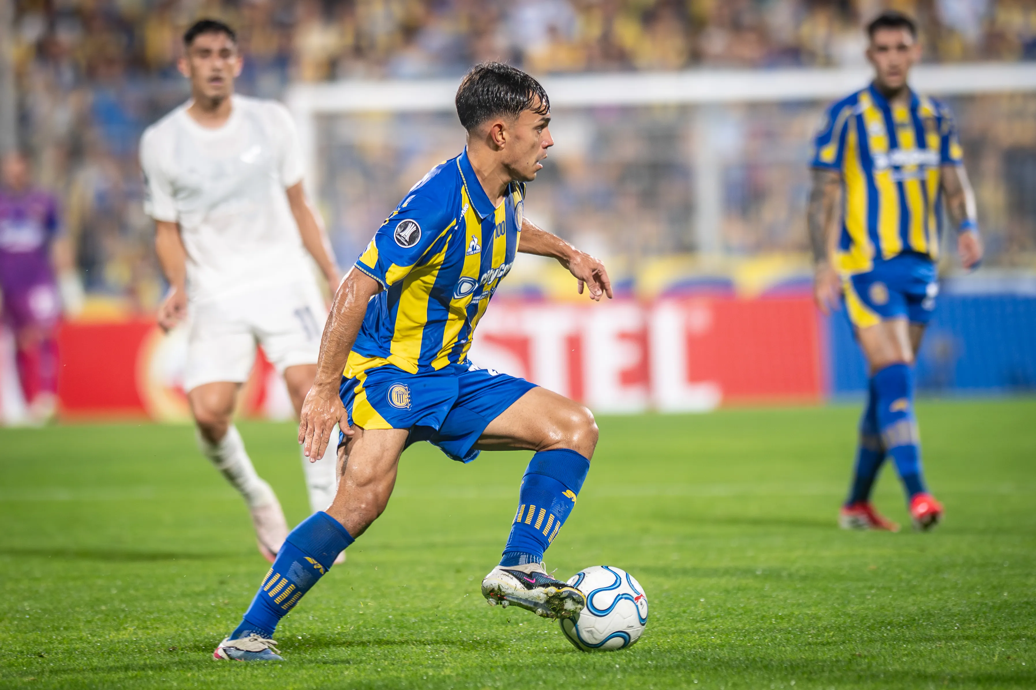 Pizarro y Rosario Central derrotaron a Libertad.