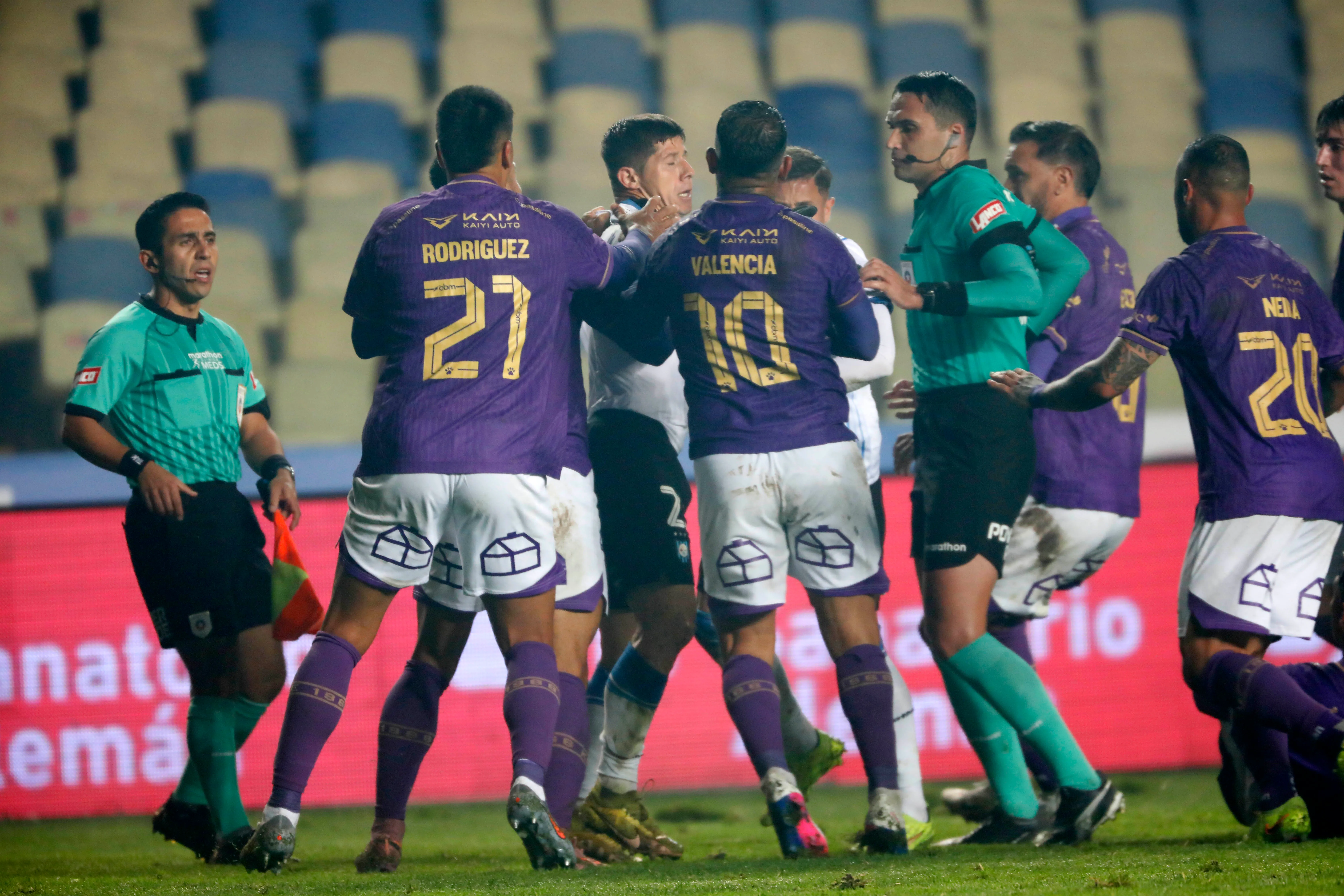 Cris Martínez protagonizó grave pelea en el partido entre Concepción y Huachipato.