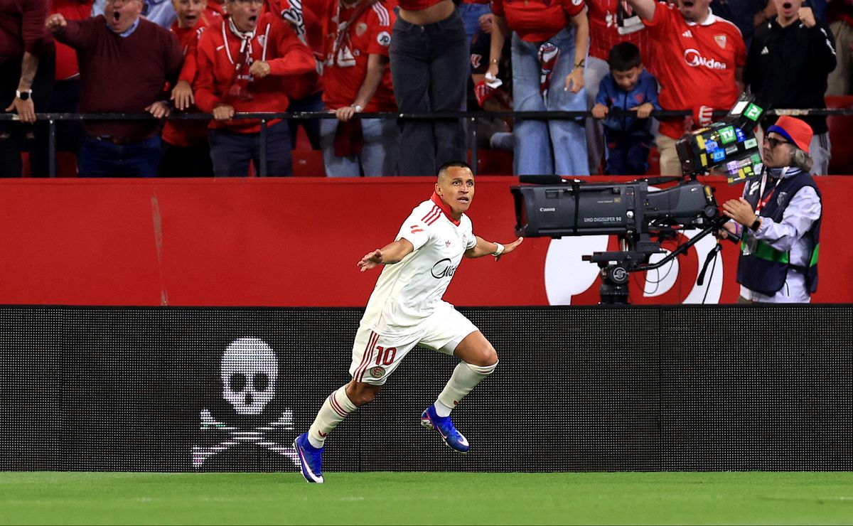¿Con cuello la U y Colo Colo? Aseguran que Alexis Sánchez tendría avanzada su llegada al fútbol brasileño