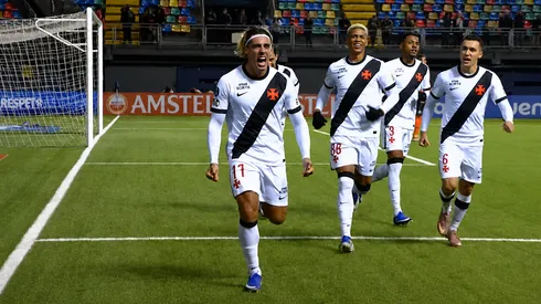 Claudio Spinelli festejó así el empate transitorio de Vasco.