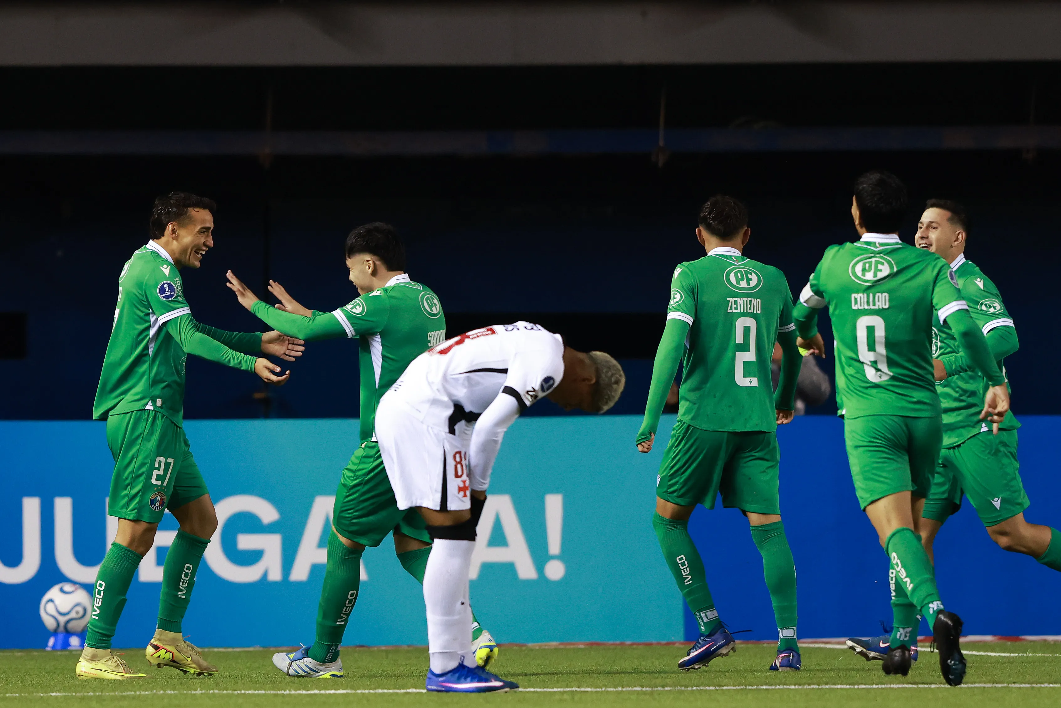 Alan Saldiviia marcó un autogol para Audax Italiano y complicó a Vasco da Gama en Copa Sudamericana. Foto: Photosport.