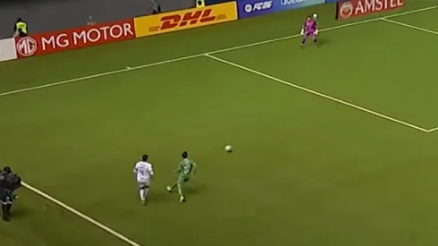 Alan Saldivia vivió un insólito episodio en el duelo de Audax Italiano y Vasco da Gama.