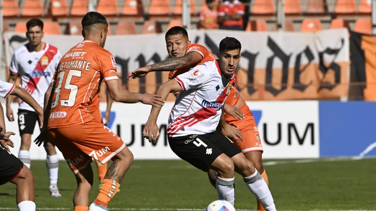 Curicó Unido busca el ascenso esta temporada.