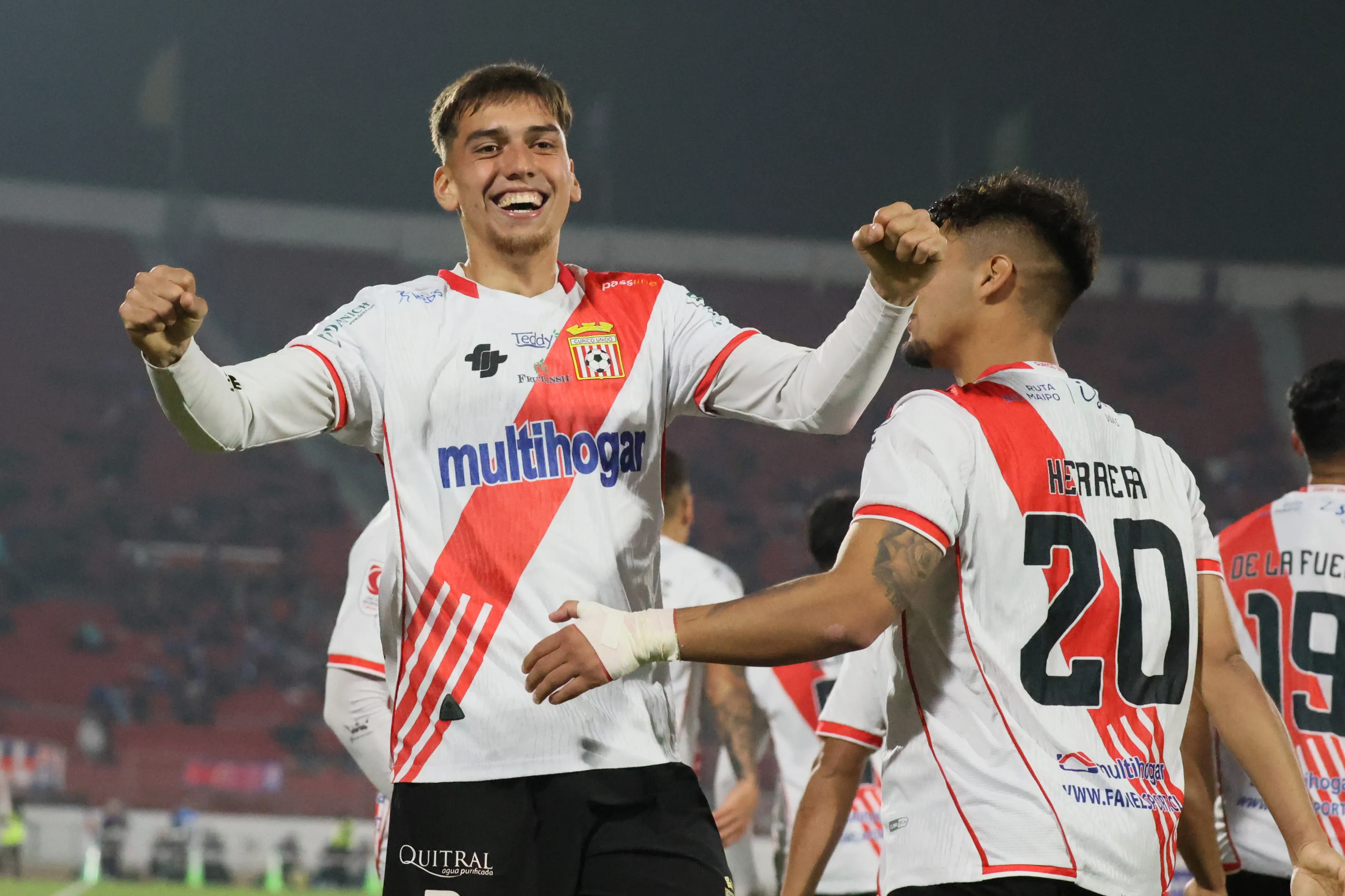 Curicó Unido recupera a Ian Aliaga tras lesión /Photosport