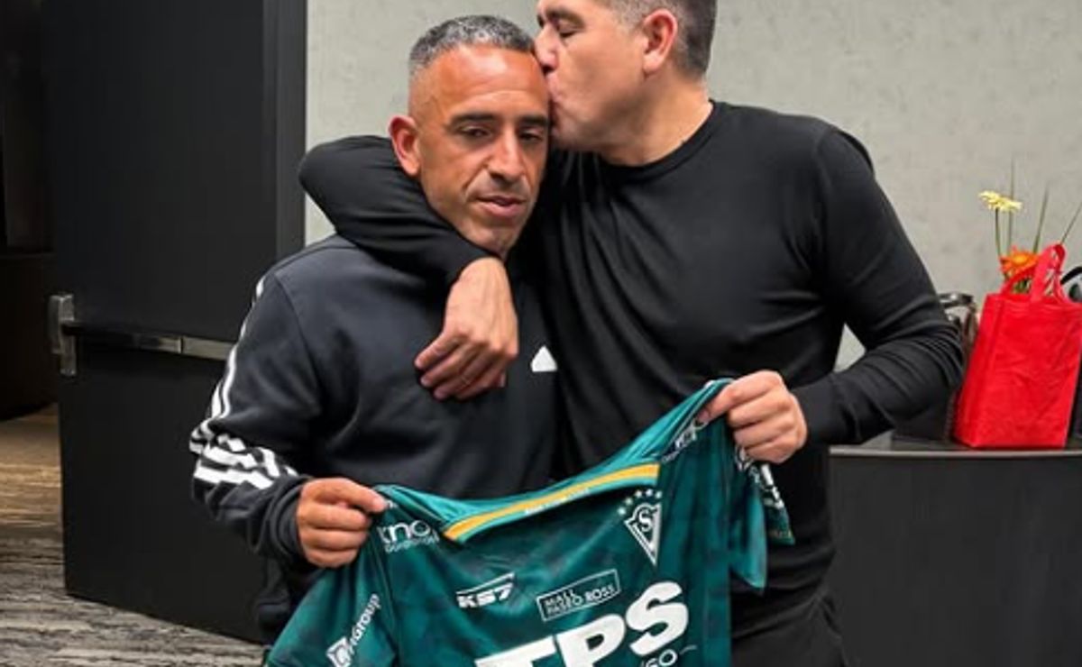Es amigo de Juan Román Riquelme y habla del amor de la hinchada de Wanderers: “No me creo el cariño sin haber ganado nada”