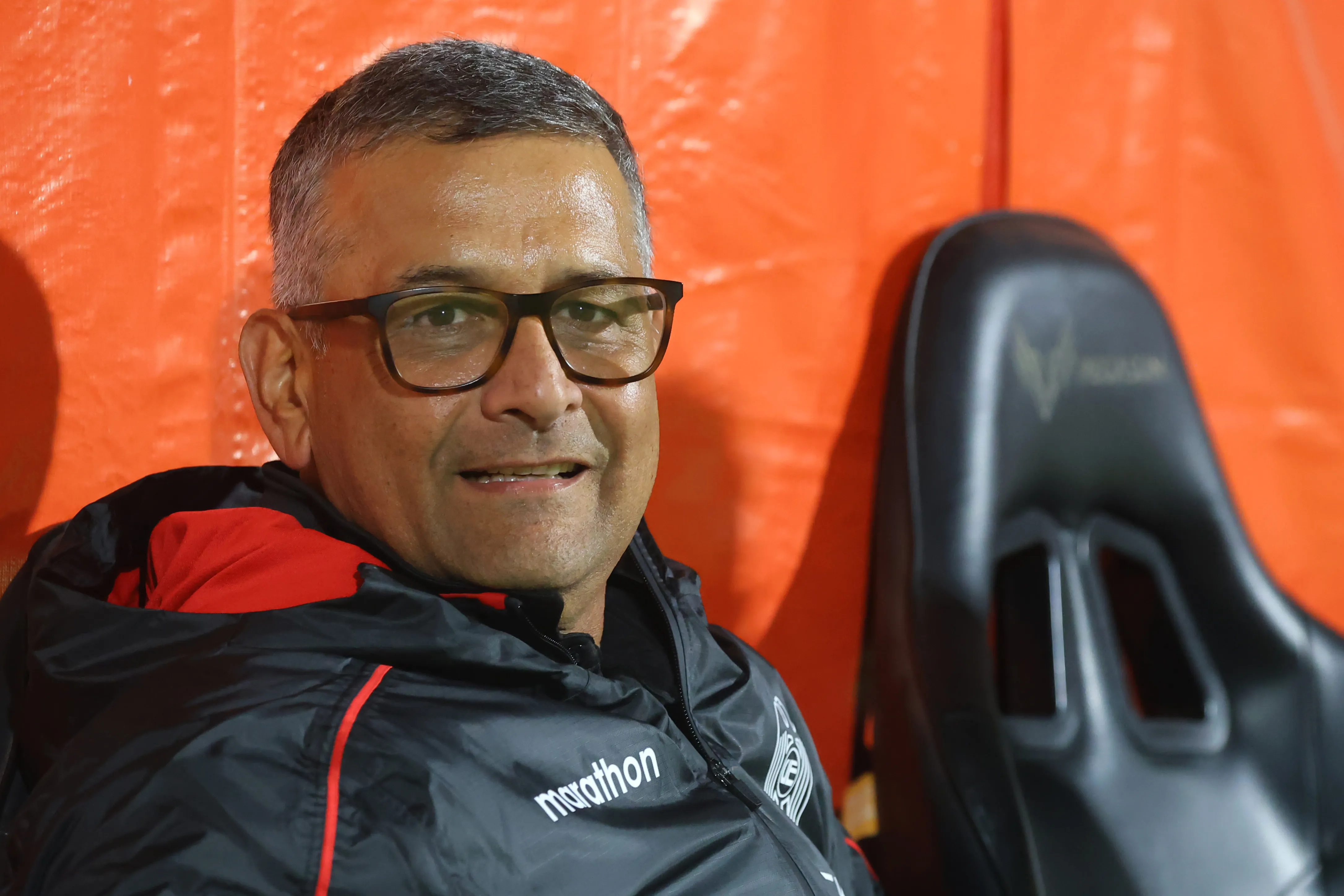 Ronald Fuentes, el entrenador de la Unión Española. (Jonnathan Oyarzun/Photosport).