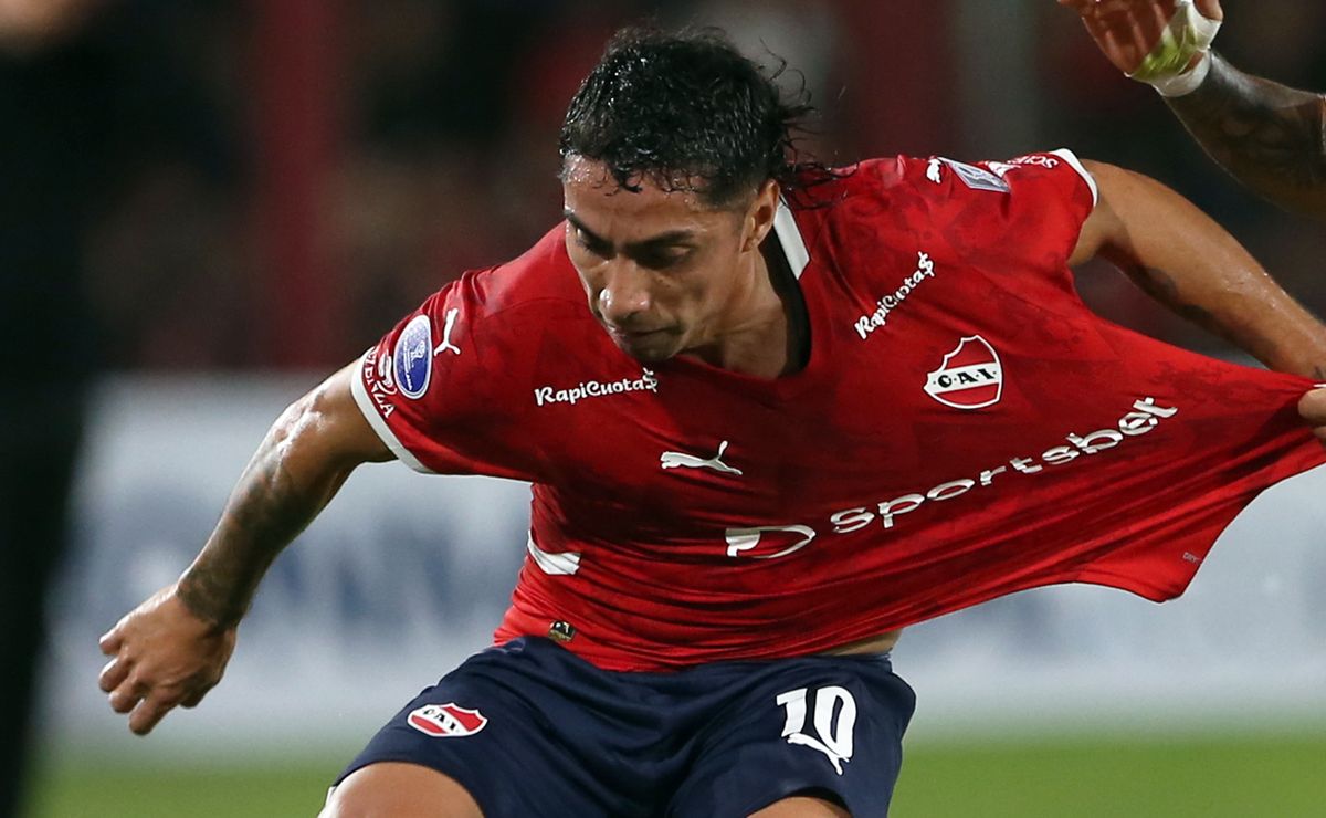 Luciano Cabral vuelve a la órbita de Colo Colo: Blanco y Negro lo elige como el refuerzo idóneo