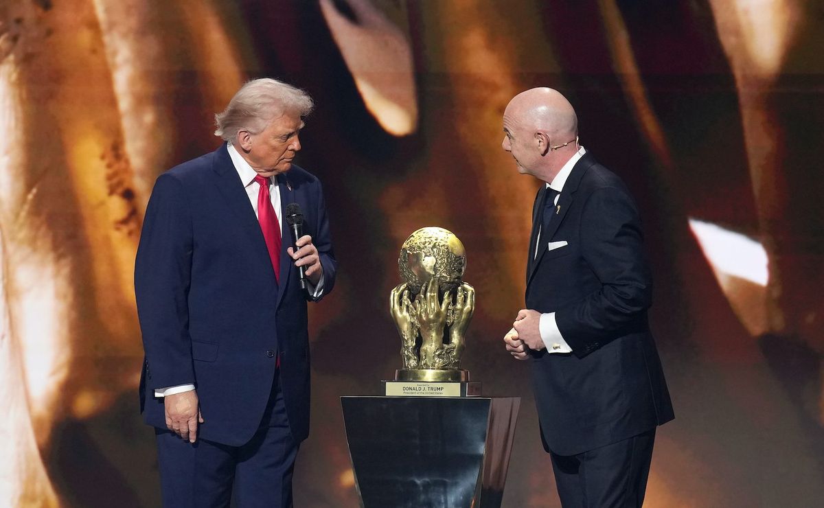 Donald Trump se cuadra con hinchas y reclama por precio de entradas del Mundial