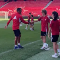 Alexis enamora al Sevilla entrenando a sus inferiores
