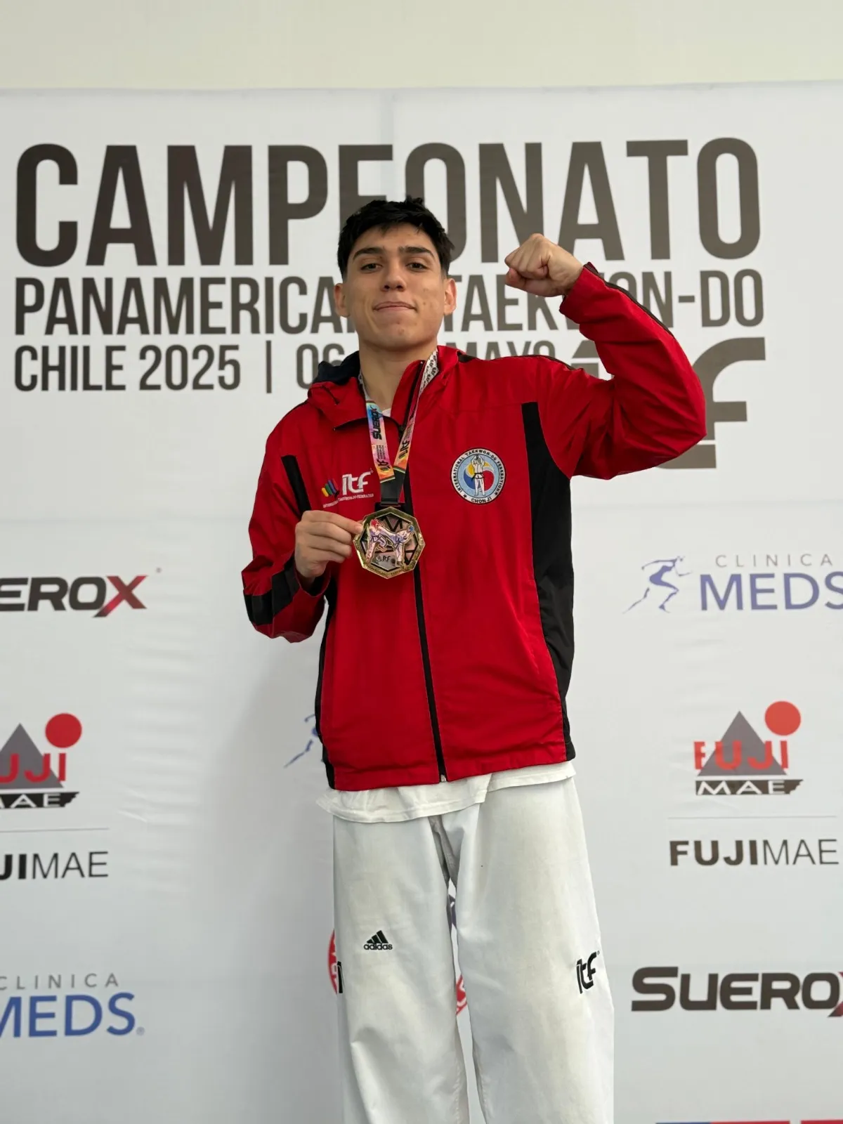 Martín Tillería tiene futuro en el taekwondo