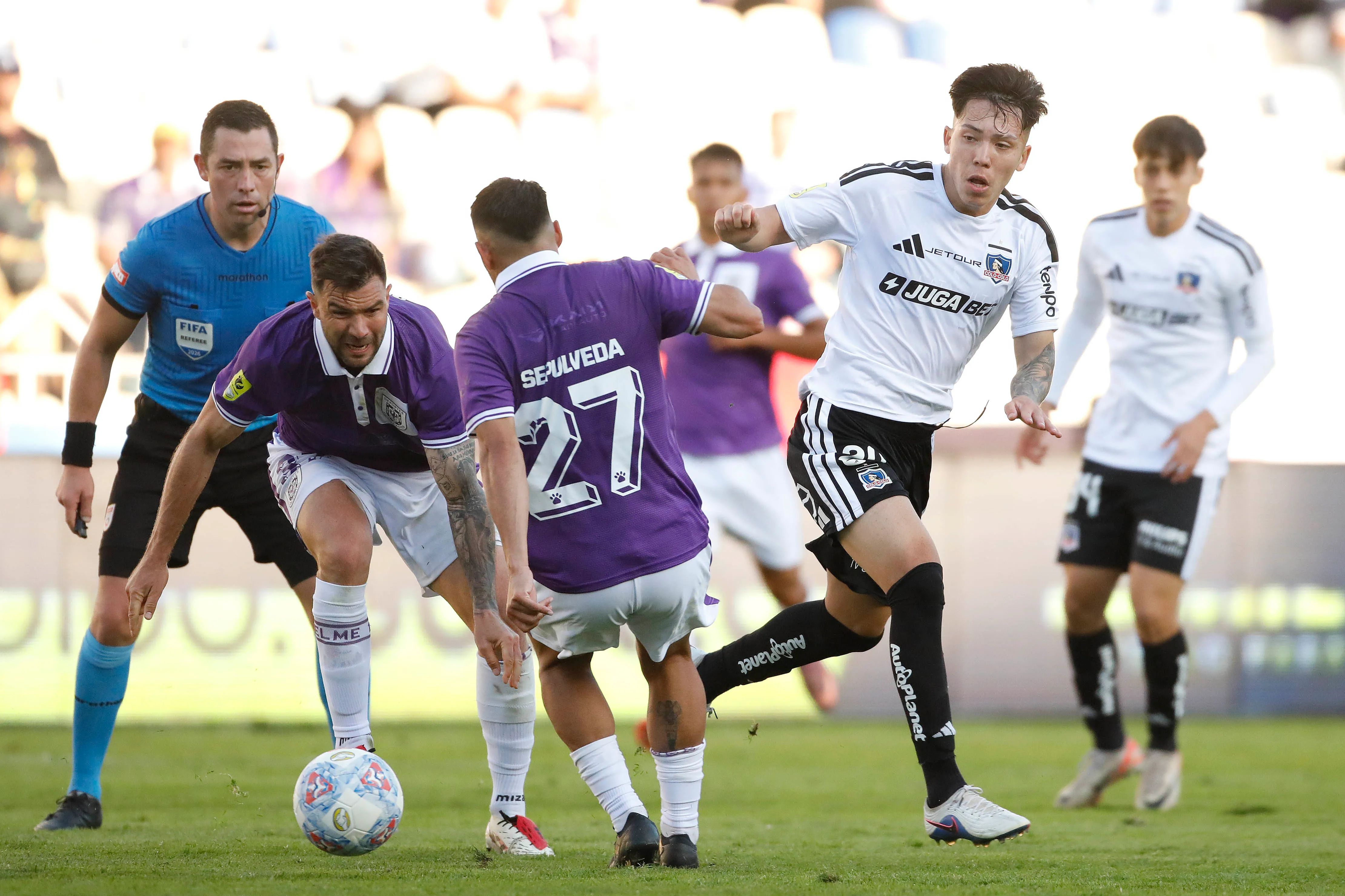 Colo Colo preparó una formación sin Joaquín Sosa ni Álvaro Madrid: entran Erick Wiemberg y Leandro Hernández | Photosport