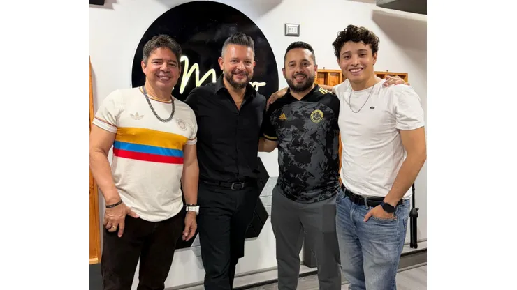 Con Luis Lambis a la cabeza de la canción para Colombia.