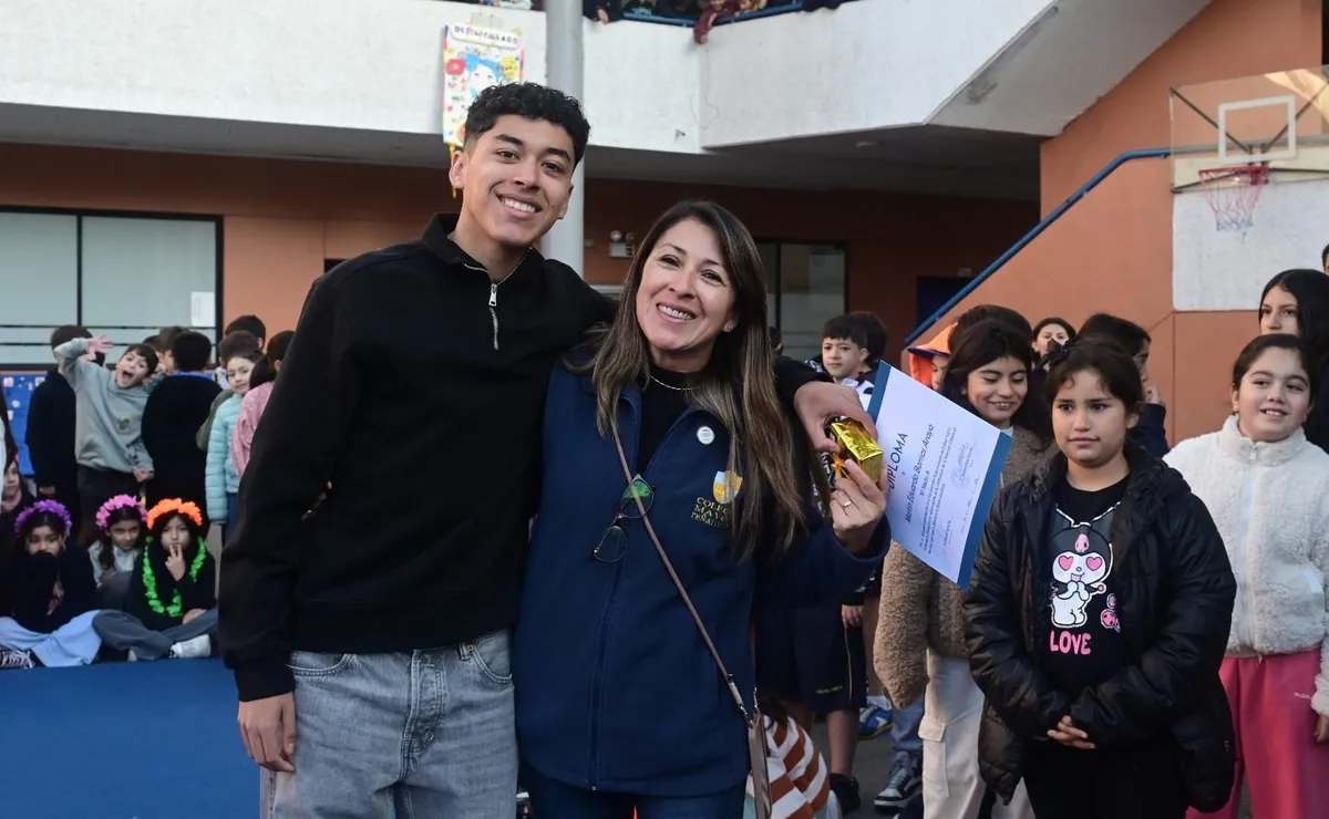 Joven sub-17 ovacionado tras clasificar a Mundial